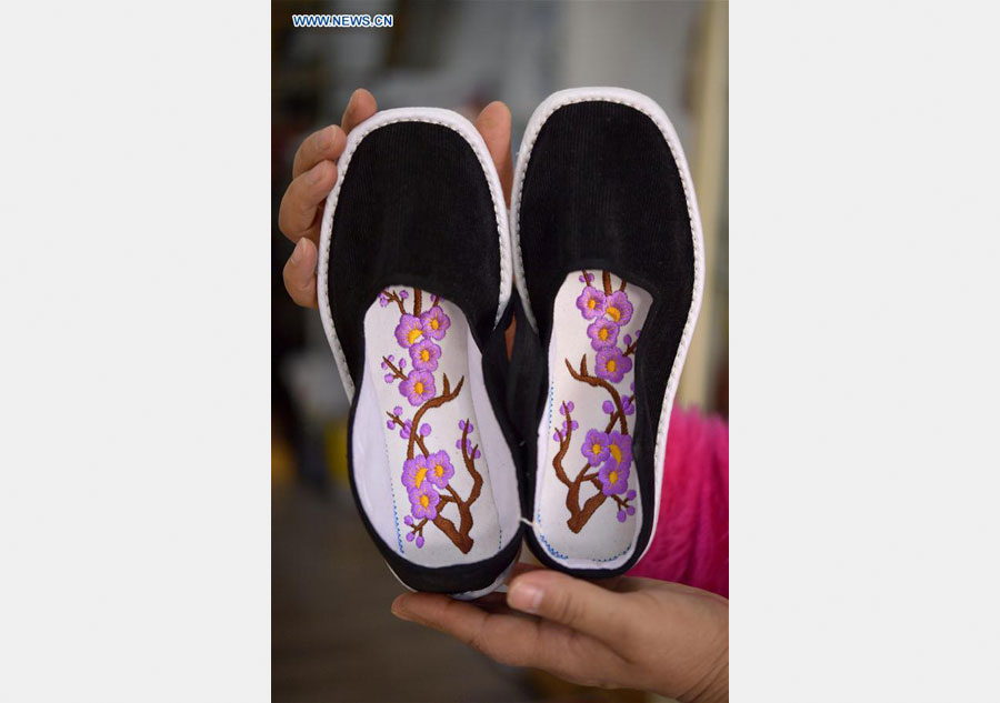 Tujia Embroidered Shoes