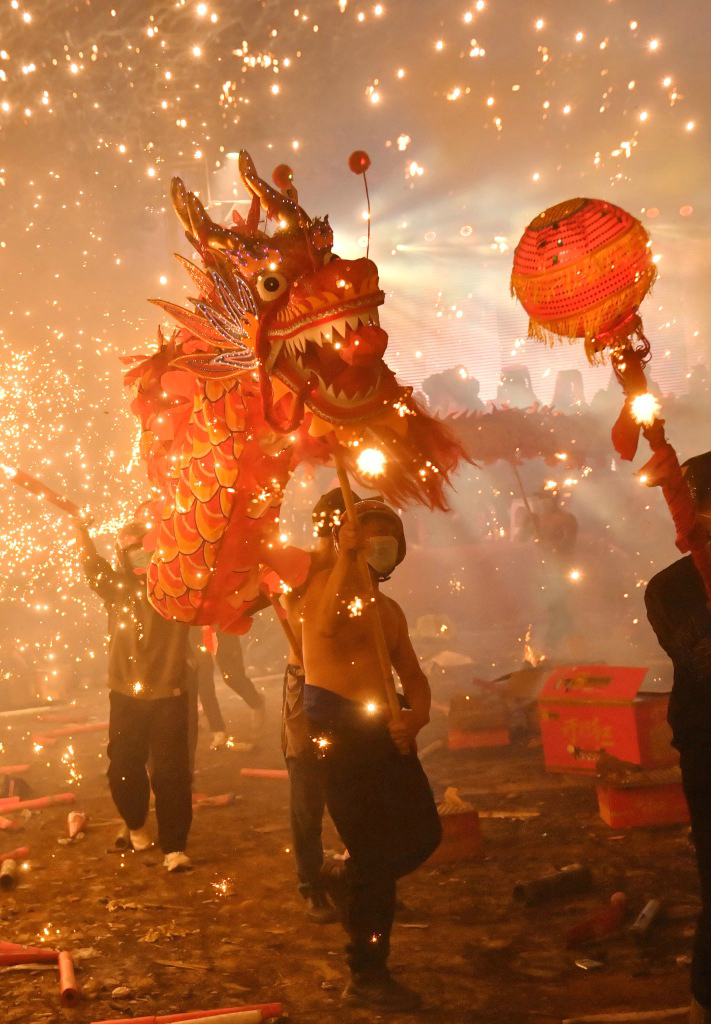 Loong Dance