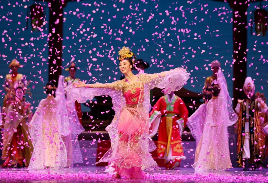 Dance Drama 'Flower Rains Along the Silk Road'