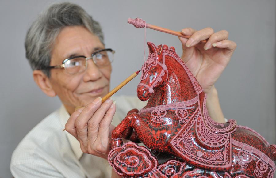 Xiamen Lacquer Thread Sculpture