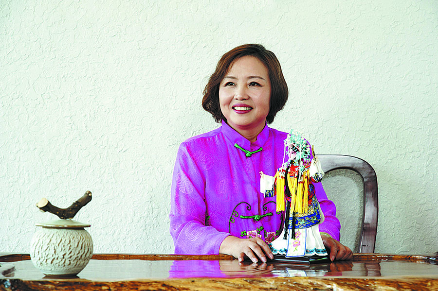 Beijing silk figurines