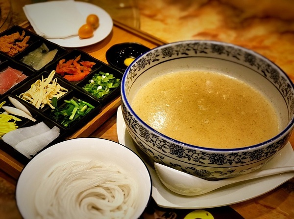 Crossing-the-bridge Noodles